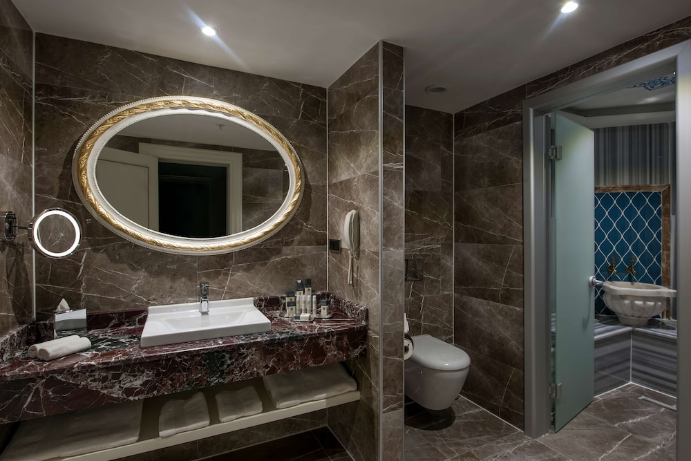 Suite, 1 King Bed, Non Smoking (Harput)