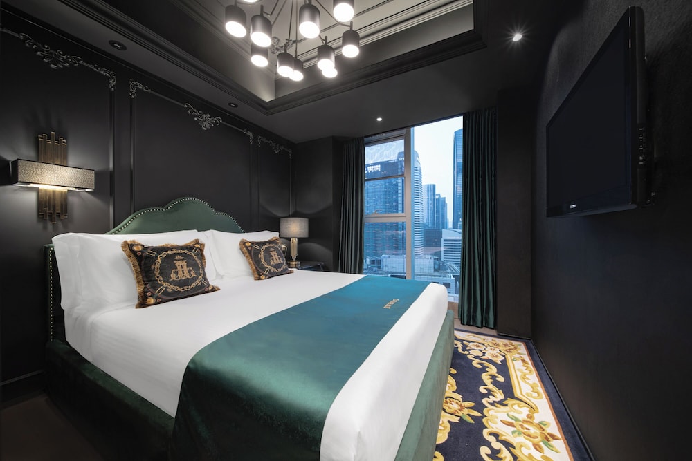 Premier Suite, 2 Bedrooms, Kitchen, City View