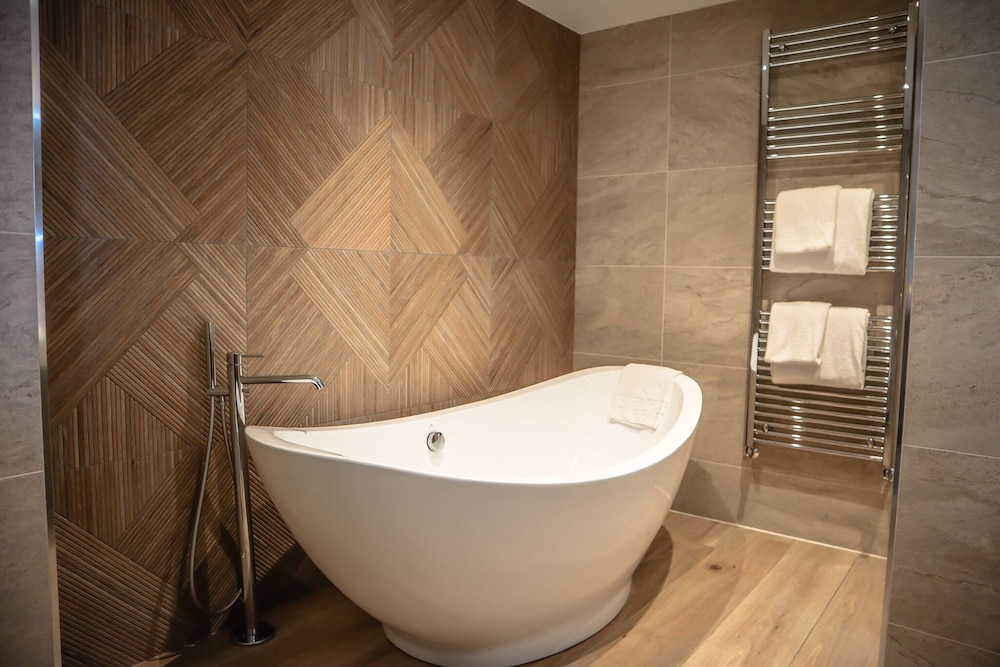Large Suite Pitch View - Photo 9