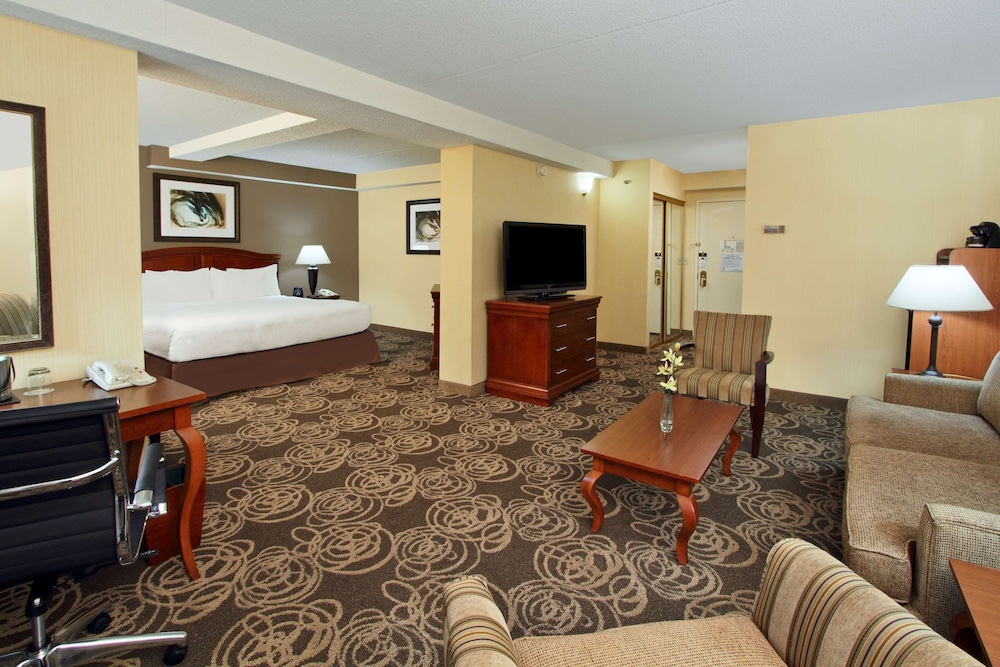 Suite, 1 King Bed, Non Smoking - Photo 1