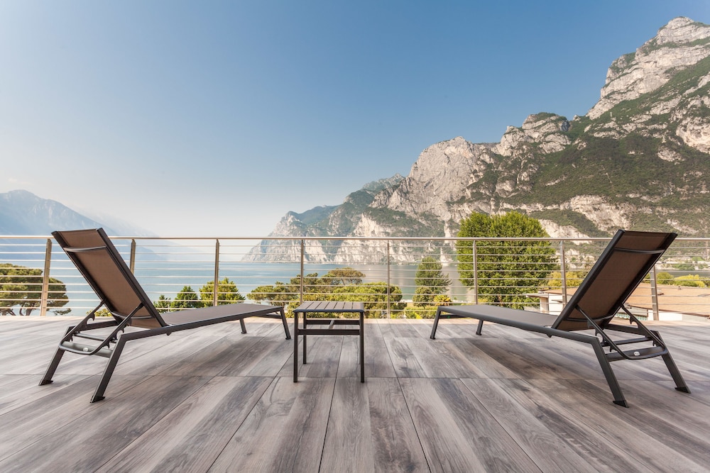 Royal Suite, Balcony, Lake View photo 3