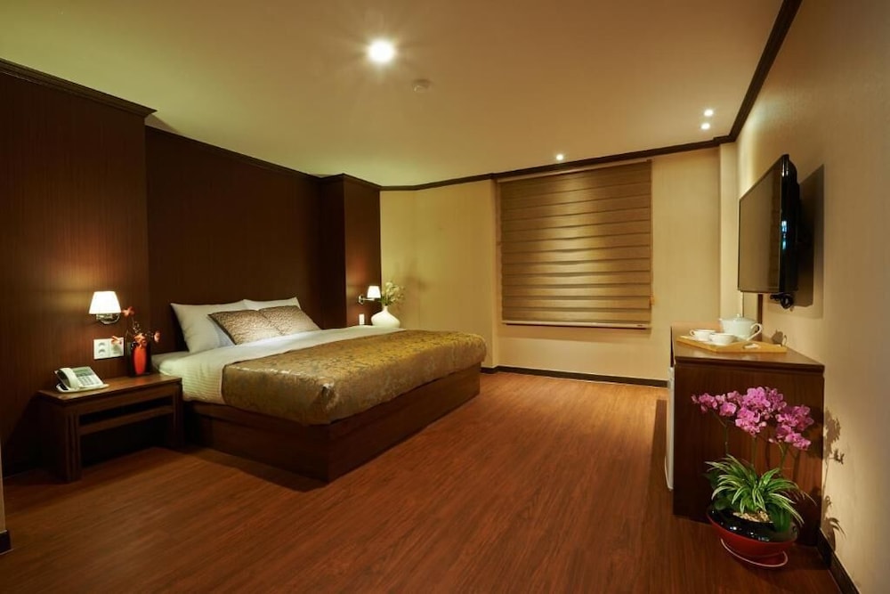 Deluxe Suite photo 2