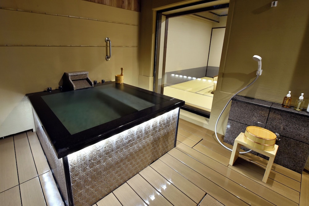 Superior Room with Open-Air Hot Spring Bath with wood deck, 44m2 (Yama-no-Terrace) Non smoking photo 2