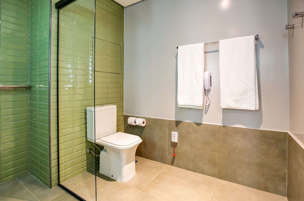 Deluxe Double Room - Photo 16
