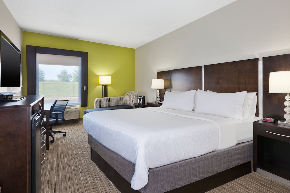 Standard Room, 1 King Bed, Accessible (Communication, Accessible Tub) - Photo 4