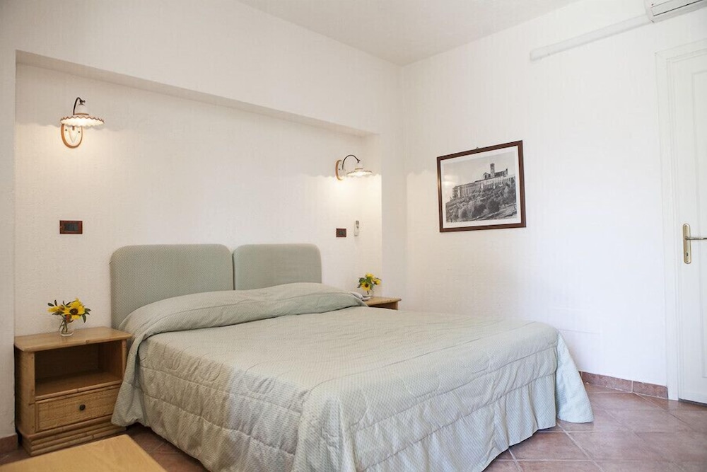 Basic Double or Twin Room (Attic)