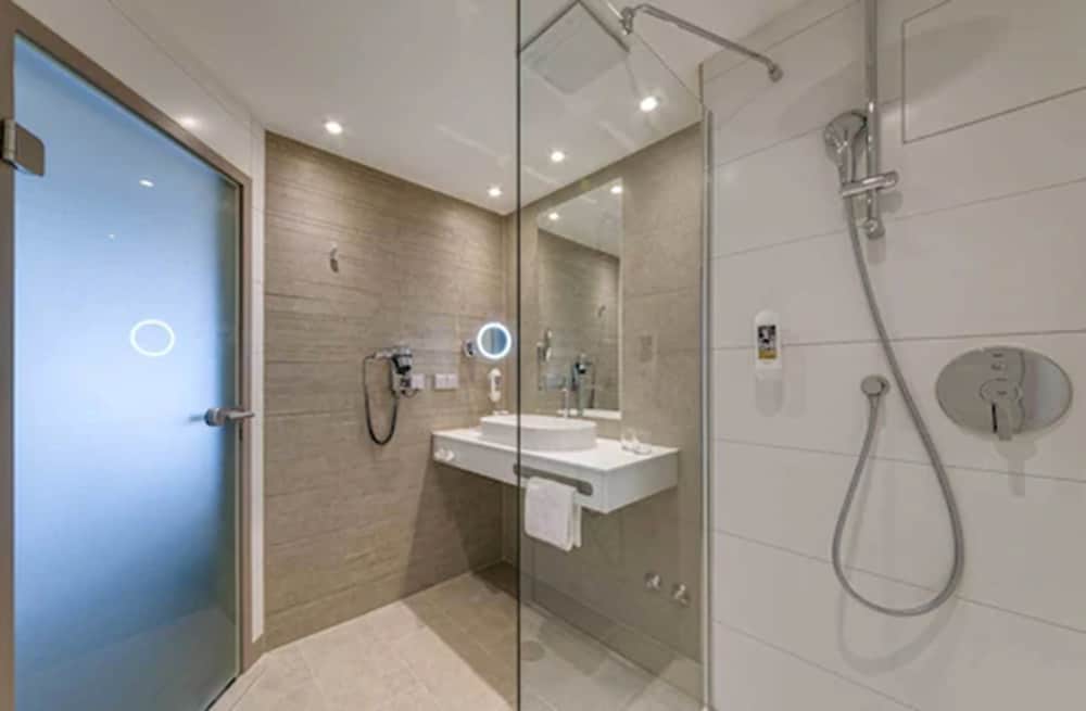 Standard Twin Room, 2 Twin Beds - Photo 4