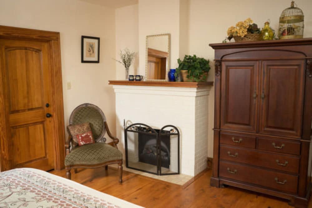 Room (5) photo 2