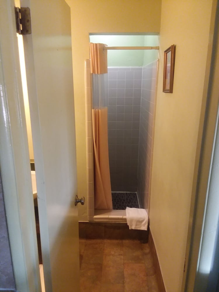 Room, 1 Queen Bed, Mountain View photo 2