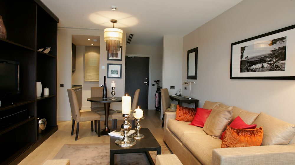 Suite - Photo 6