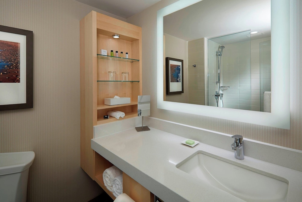 Room, 2 Queen Beds - Photo 5