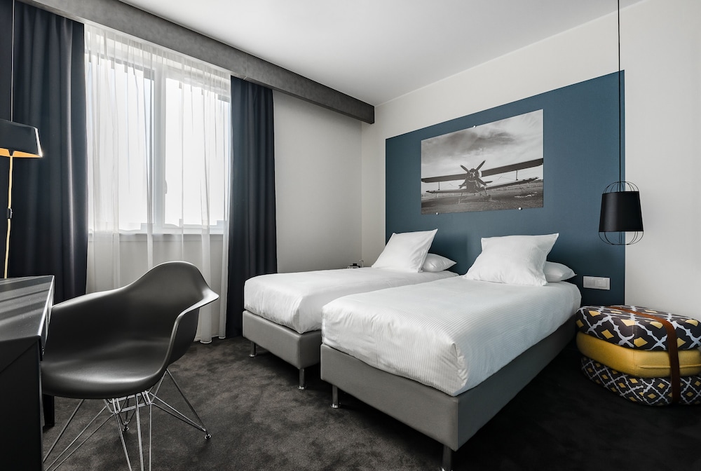 Deluxe Double or Twin Room photo 3