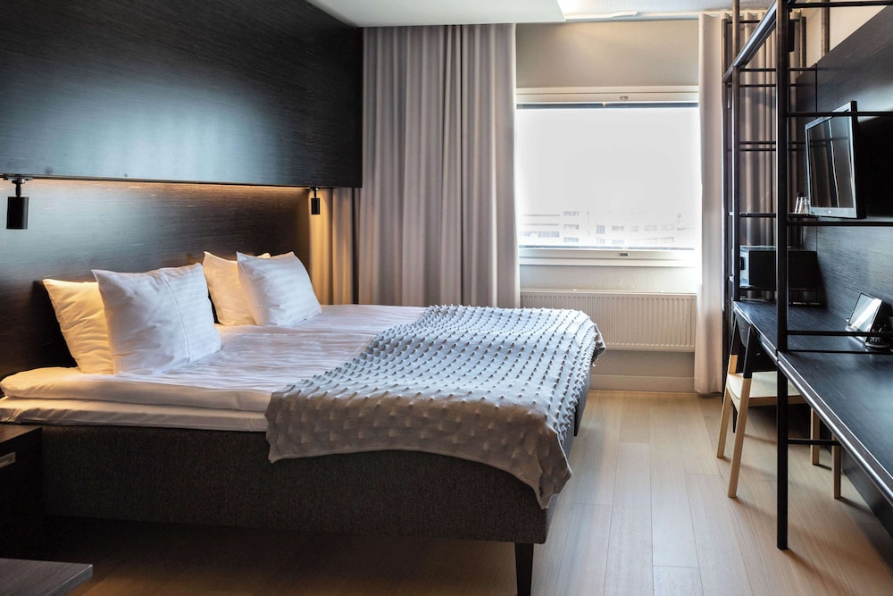 Superior Room, 1 King Bed (Plus) photo 1