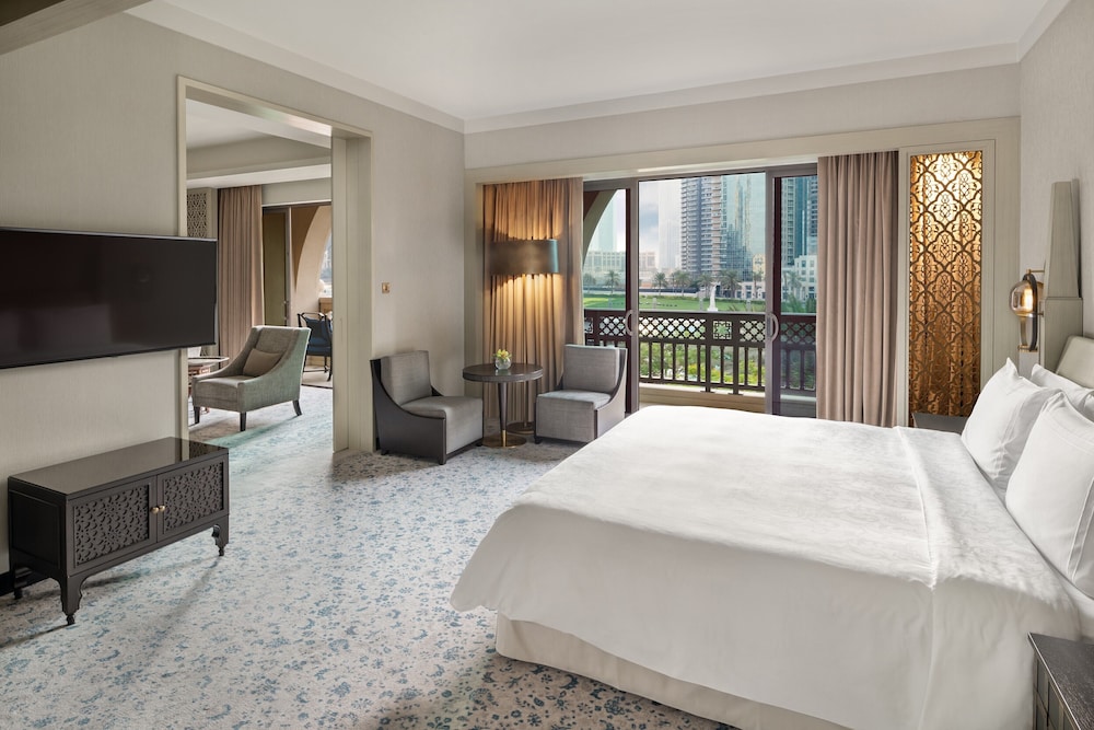 Diplomatic Suite with Lake View - Photo 1