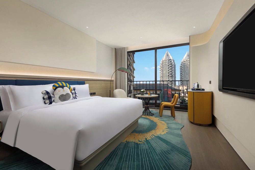 Premium Room, 1 King Bed, Balcony (Super King) photo 2