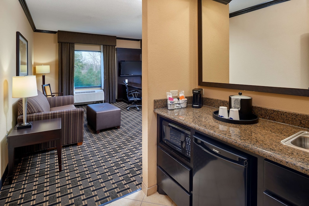 Suite, 1 King Bed, Accessible, Non Smoking - Photo 5
