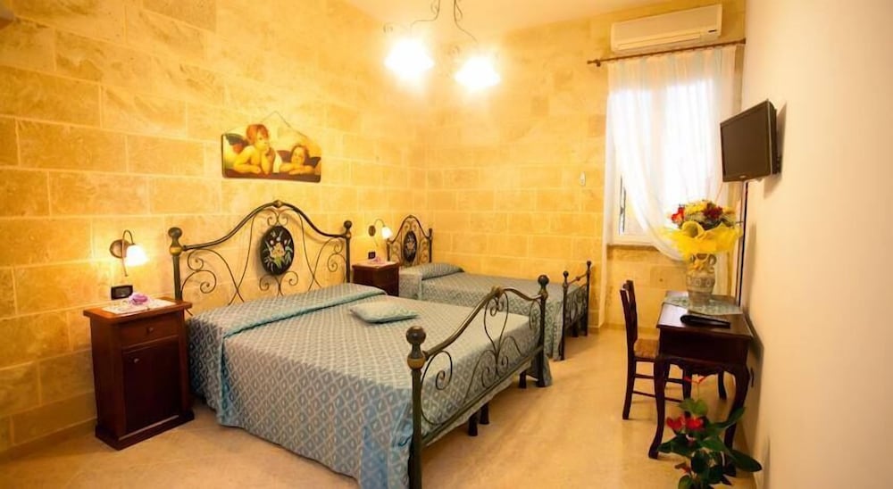 Deluxe Triple Room photo 3