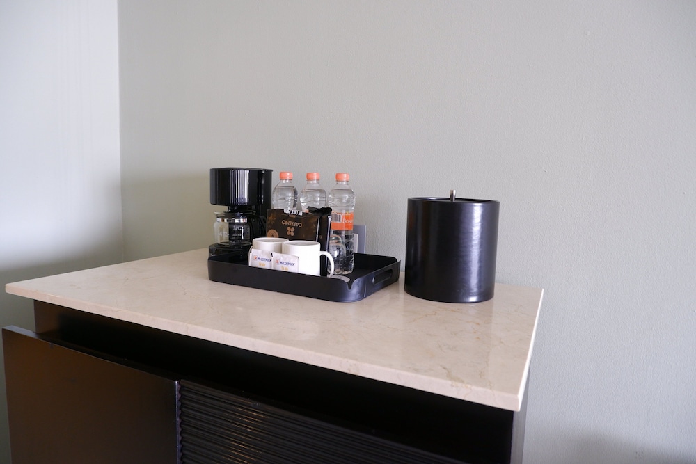 Junior Suite, 2 Queen Beds (Crowne) - Photo 1