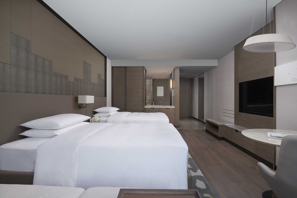 Room, 2 Double Beds, River View - Photo 2