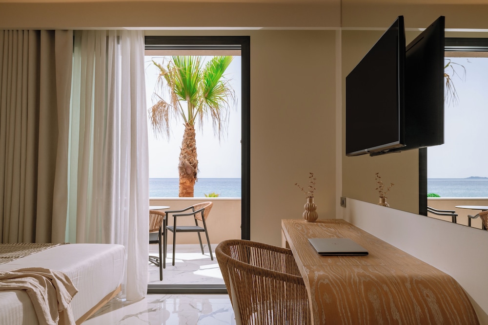 Luxury Triple Room, Sea View photo 1