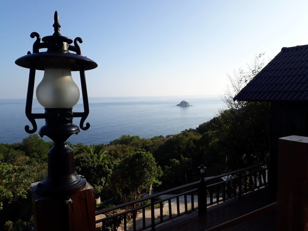 Deluxe House, 1 Bedroom, Sea View, Mountainside photo 2
