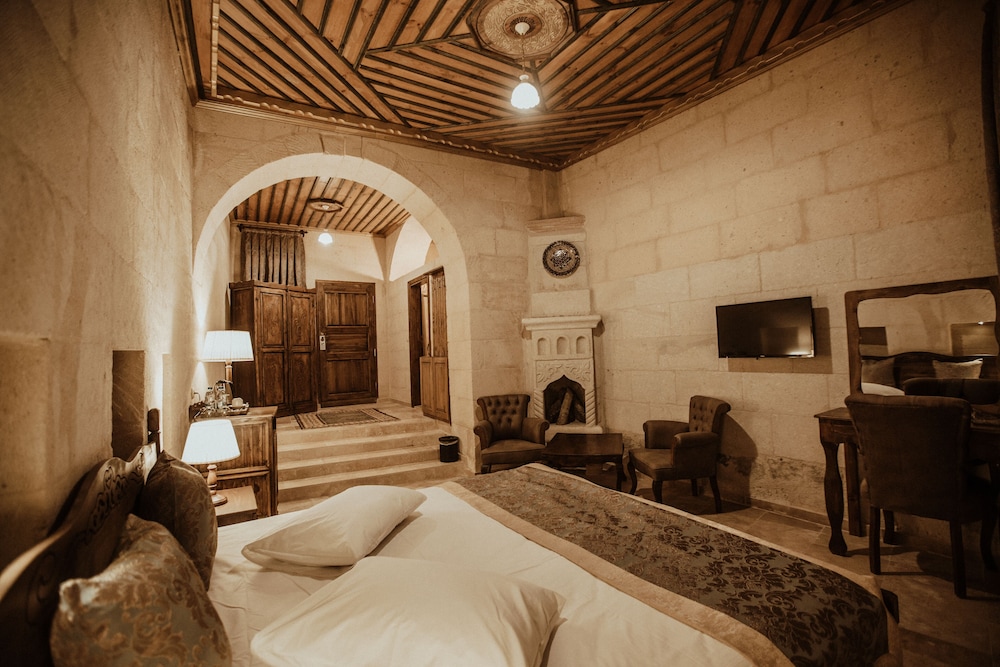 Deluxe Room, Fireplace photo 1