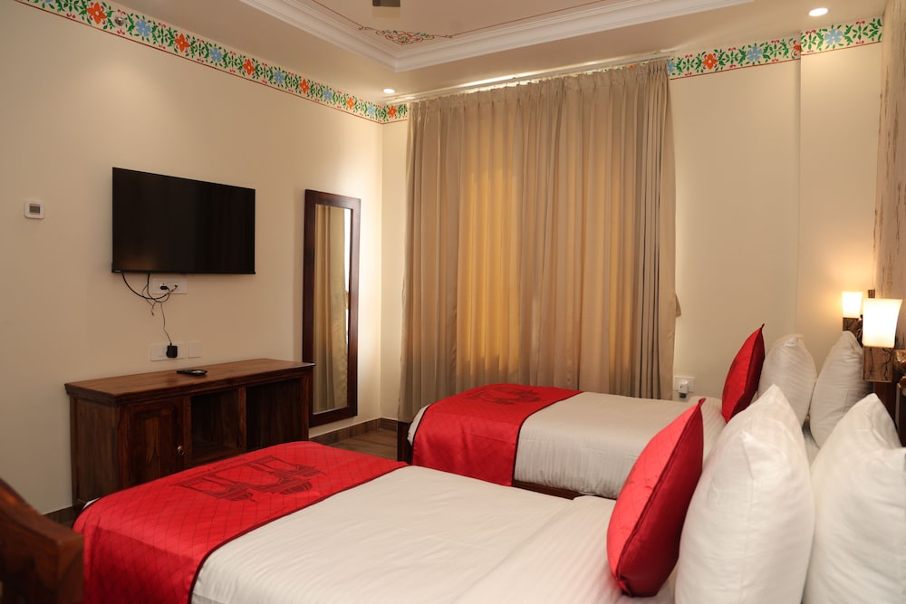 Superior Twin Room, City View