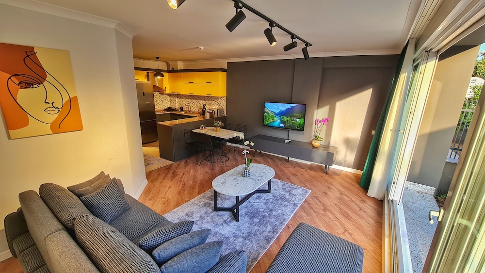 Apartment, 2 Bedrooms, Garden Area