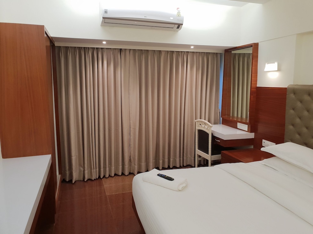 Premium Room - Photo 12