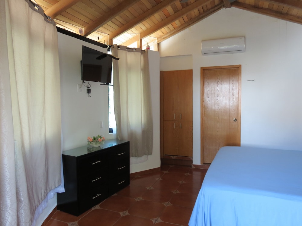 Comfort Studio Suite, Courtyard View photo 3