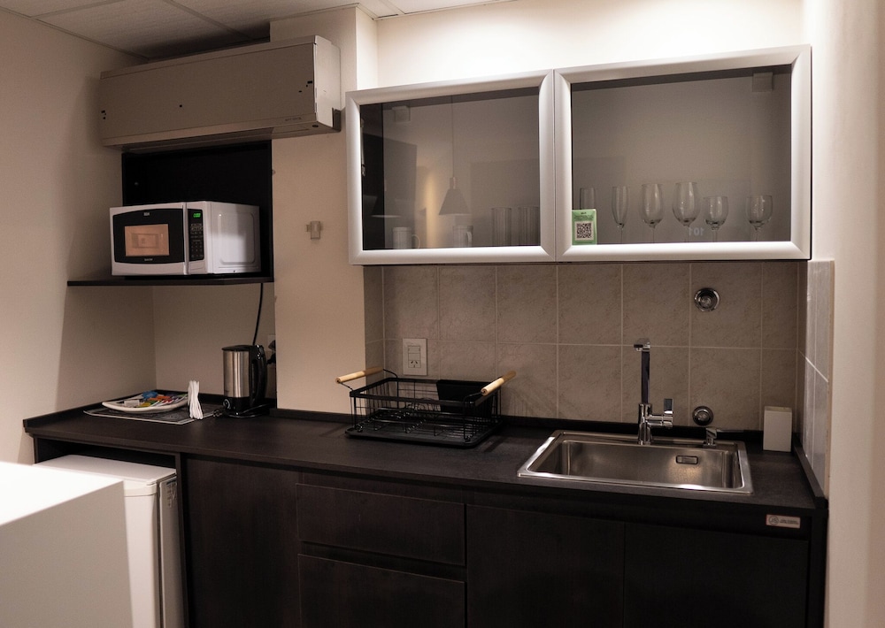 Luxury Studio Suite, 1 Bedroom, Jetted Tub, City View photo 2