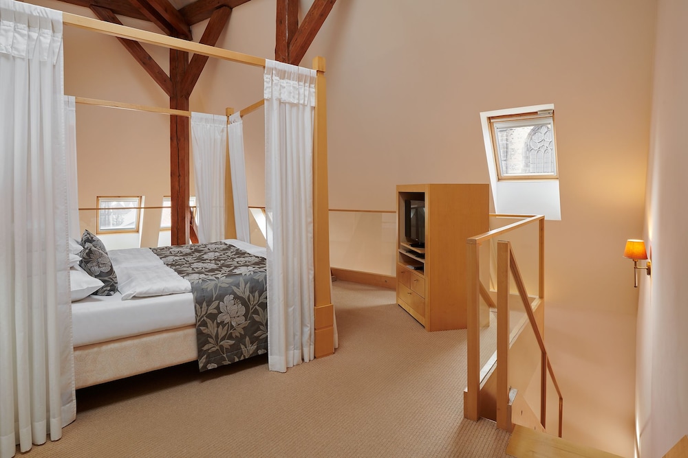 Skyloft Junior Suite