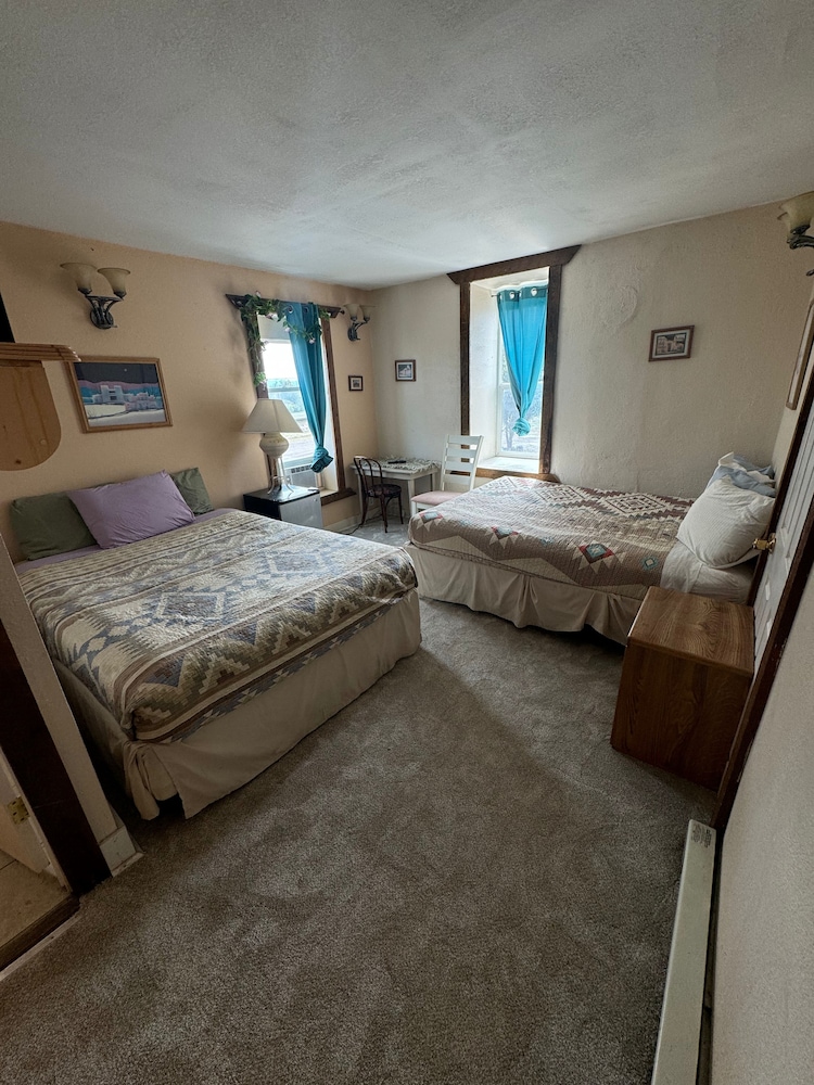 Economy Room photo 3
