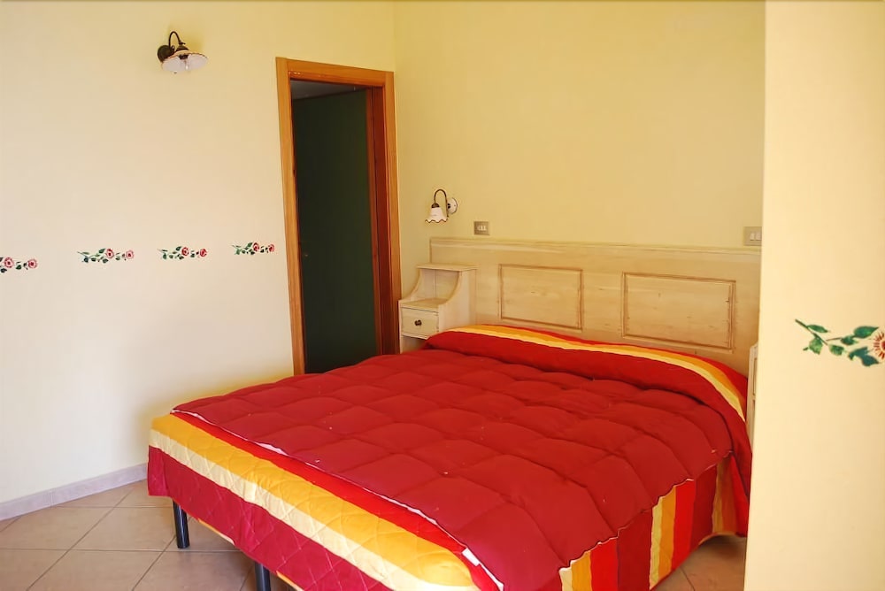 Classic Double Room, Partial Sea View photo 2