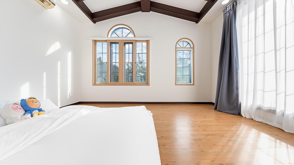 Basic Room, 1 Bedroom (Poodle 3) - Photo 10
