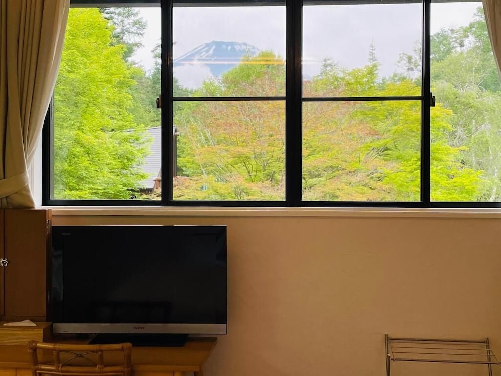 Economy Double Room, 1 Double Bed, Non Smoking, Mountain View