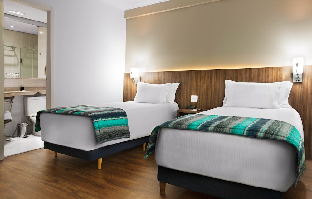 Room (Melia Twin) photo 1