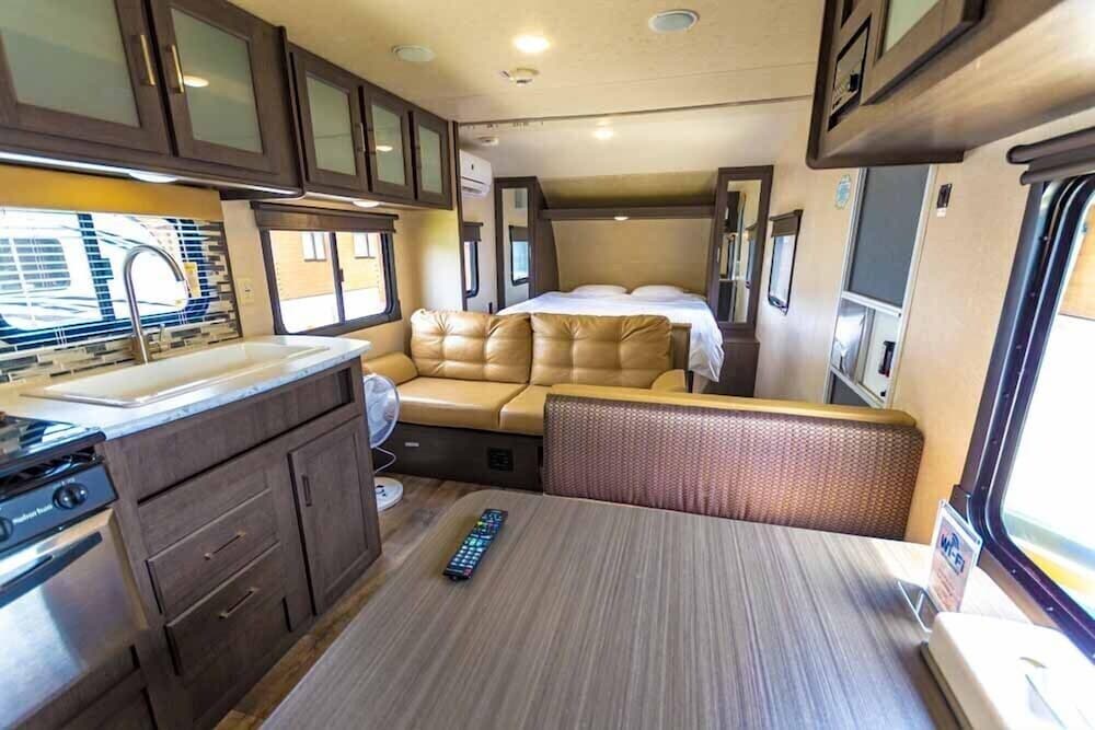 Trailer House - Photo 4