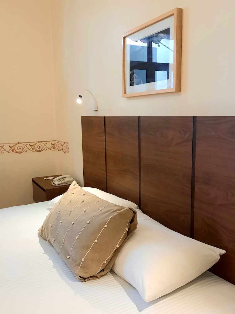 Standard Room photo 3