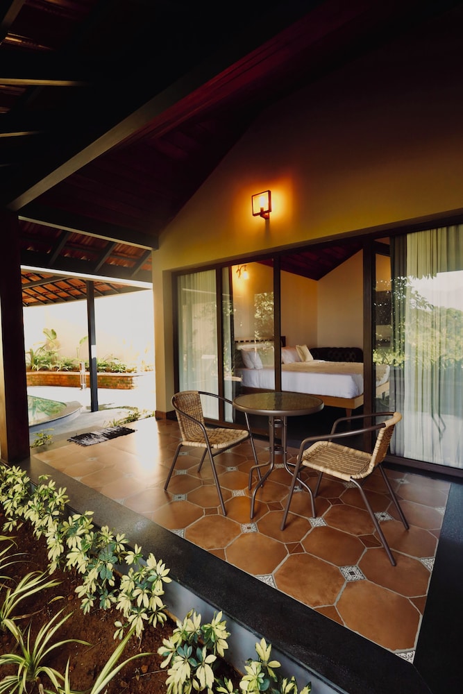 Superior Suite, Balcony, Pool View photo 2
