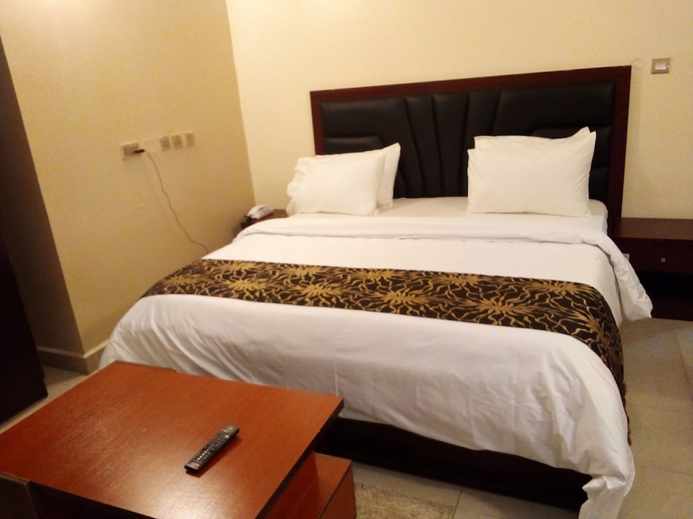 Royal Room - Photo 4