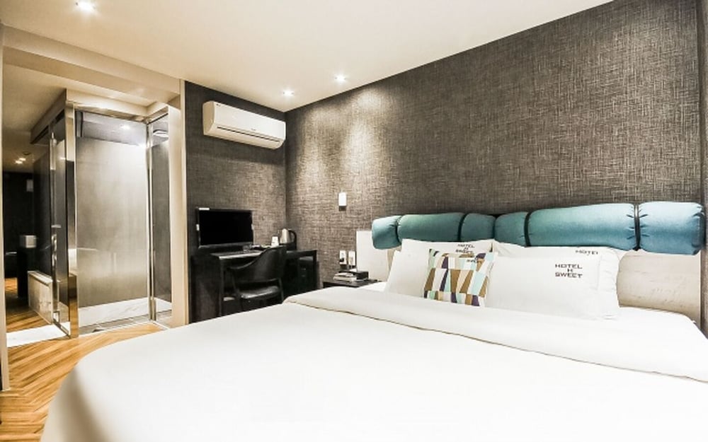 Family Twin Room