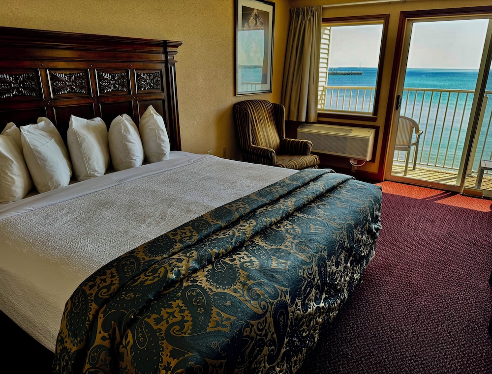 Elite Room, 1 King Bed and 1 Queen Bed - Photo 8