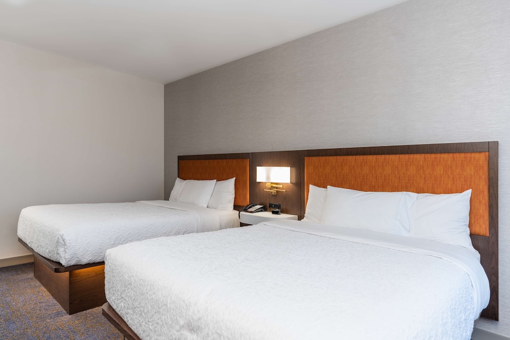 Room, 2 Queen Beds, Accessible, Bathtub (Mobility & Hearing) - Photo 7