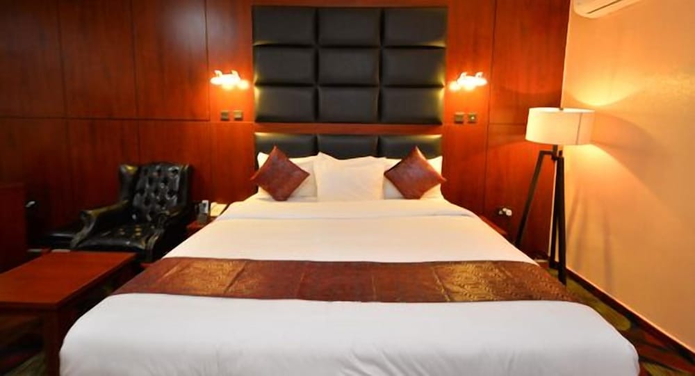 Executive Room photo 2