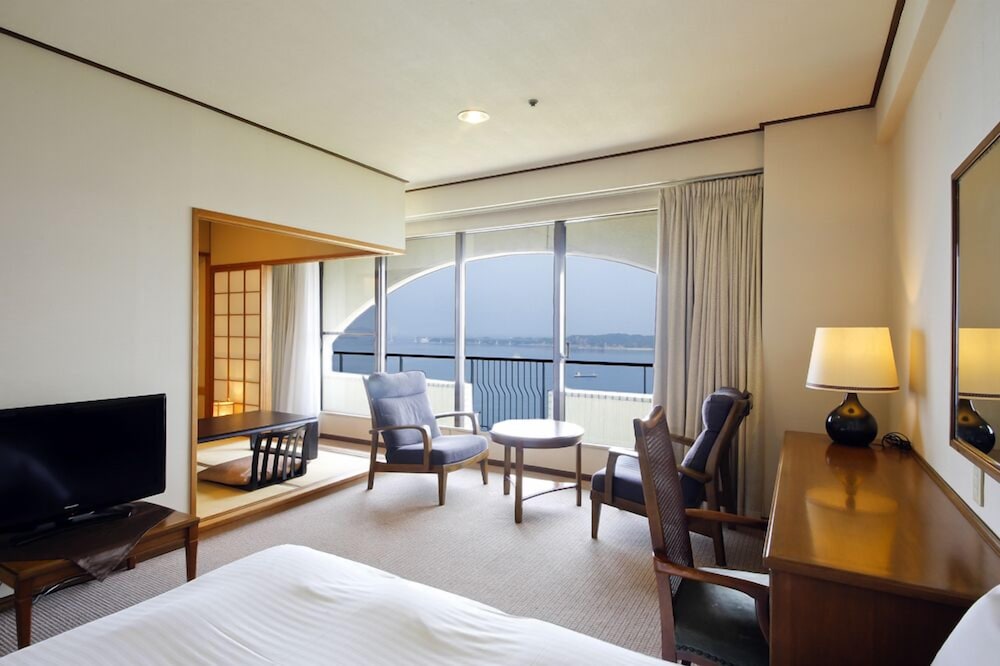 Japanese-Western Style Room, Smoking