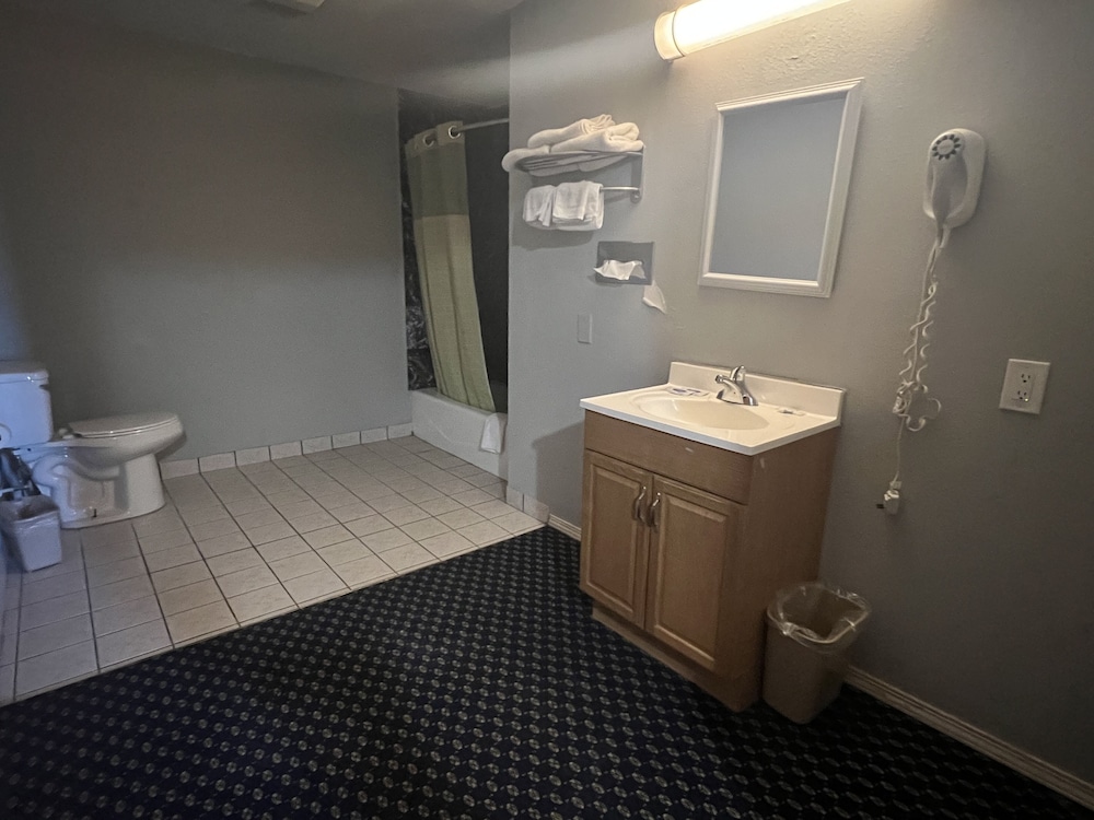 Deluxe Triple Room photo 3