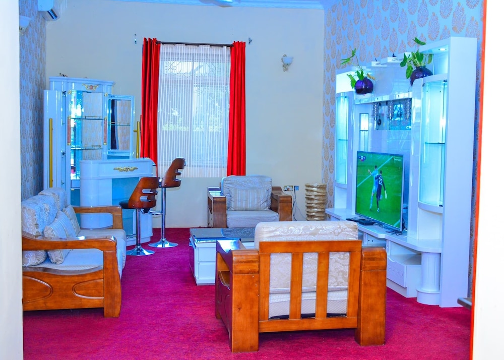 Family Suite, 2 Bedrooms, Non Smoking, Garden View photo 3