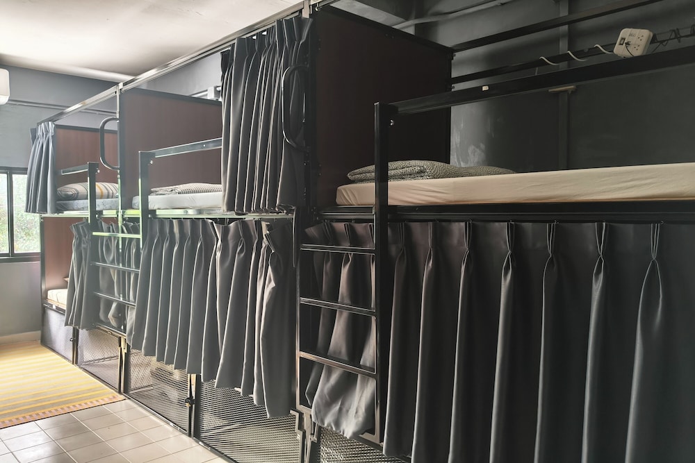 Dormitory room-Mixed (6 bed) photo 3