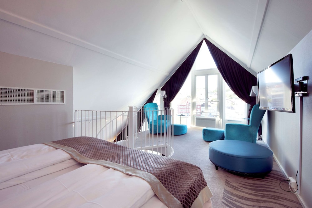 Suite, Multiple Beds